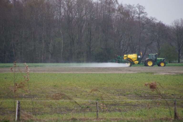 Verzaken overheid zorgt voor teveel bestrijdingsmiddelen in natuur- en drinkwatergebieden